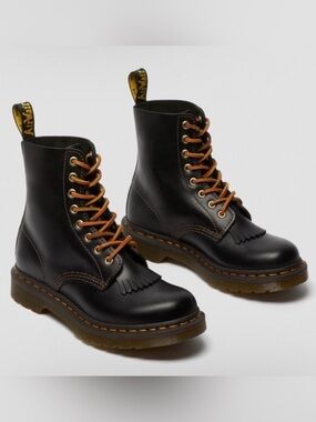 Dr. Martens Black Leather Lace-Up Boots Pascal Abruzzo 1460 size 5 USA